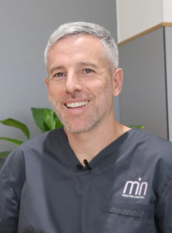 Carles navarro min centre dental